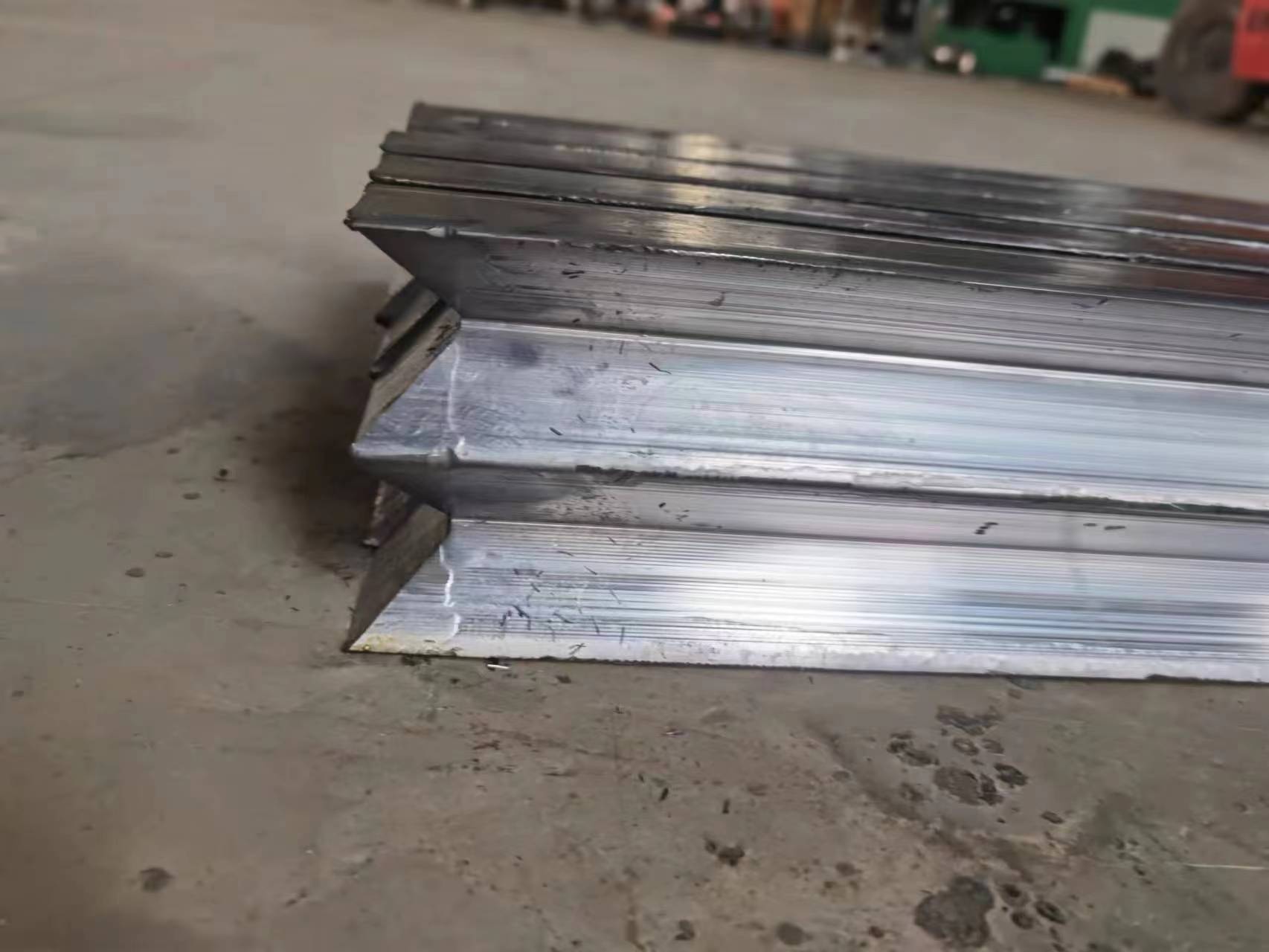 1740708244243984.jpg 1740708244243984.jpg